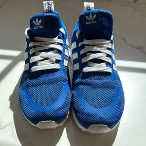 Like new size 12 1/2 boys sneakers